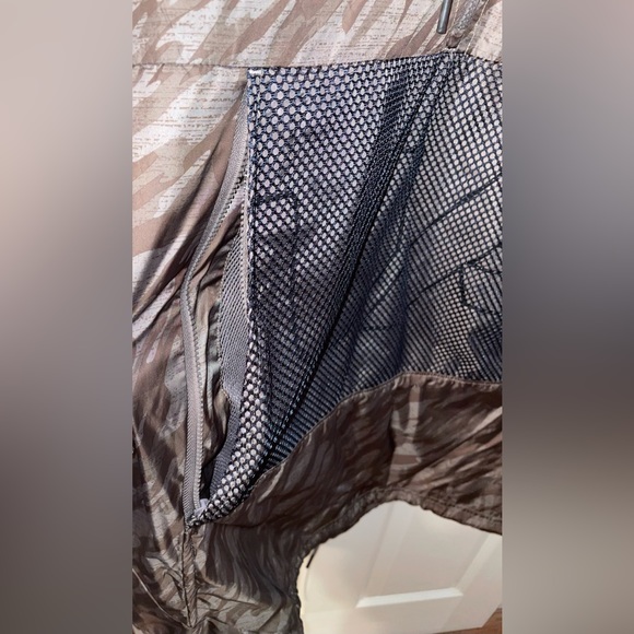 Under Armour, mens pullover lightweight rain hoodie XL, camo - Picture 4 of 6